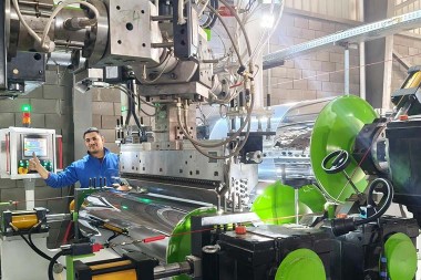 Мысырлық тұтынушыларға арналған шешімдер үшін ПЭТ парақтарын өндіру желісін іске қосу